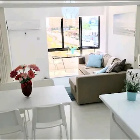 Bettys 1br Seafront * Larnaca