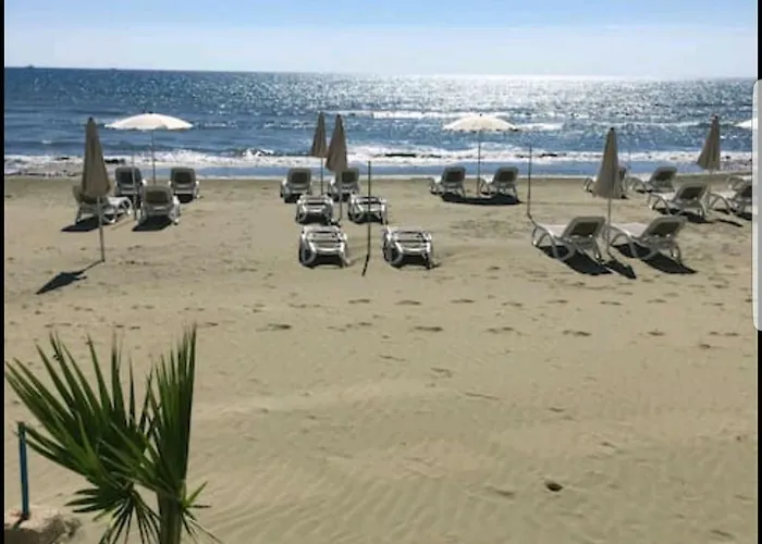 Bettys 1br Seafront Larnaca