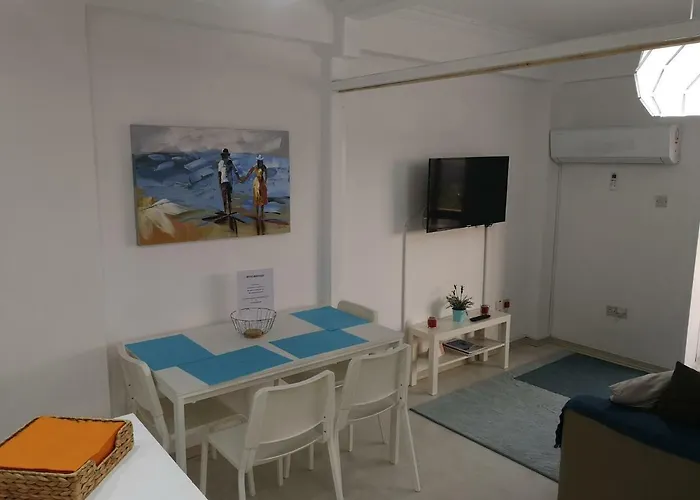 Bettys 1br Seafront *