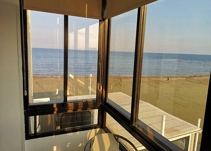 Appartamento Bettys 1br Seafront Larnaca