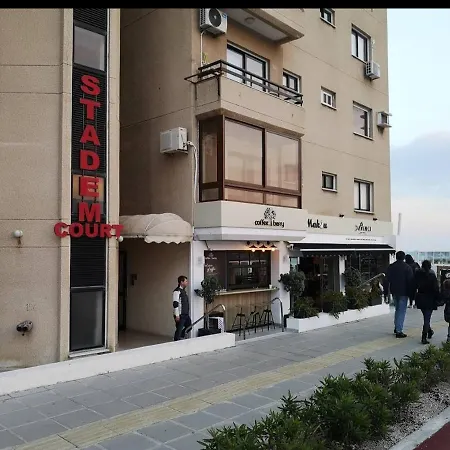 Bettys 1br Seafront ラルナカ