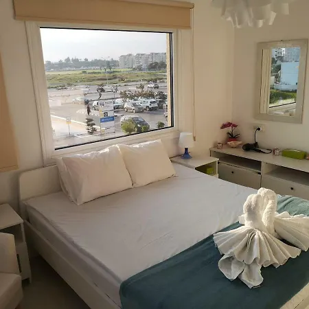 דירה Bettys 1br Seafront *