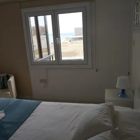 Bettys 1br Seafront דירה *