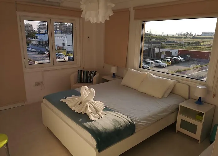 Διαμέρισμα Bettys 1br Seafront Λάρνακα