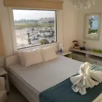Lägenhet Bettys 1br Seafront *